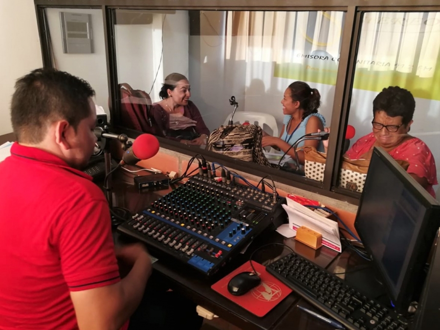 Mujeres en la Radio